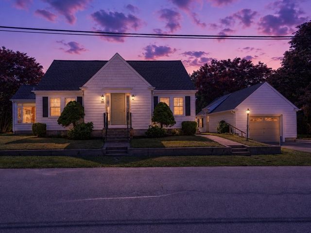 123 James St, Acushnet, MA 02743