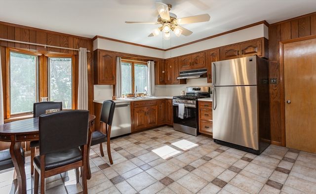 123 James St, Acushnet, MA 02743