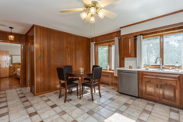 123 James St, Acushnet, MA 02743