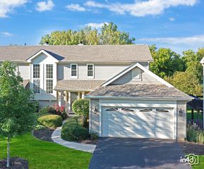 562 Tewksbury Circle, Oswego, IL 60543