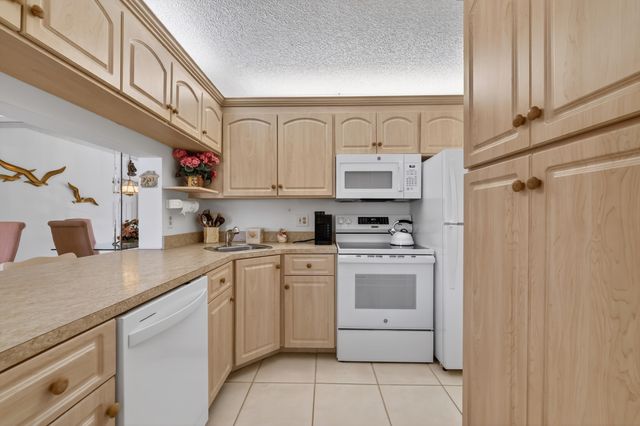 4444 NE Ocean Boulevard B2 108, Jensen Beach, FL 34957