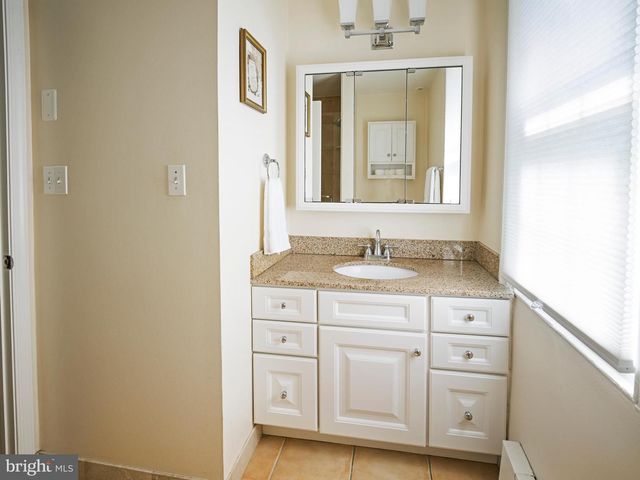 404 KENT RD, Bala Cynwyd, PA 19004