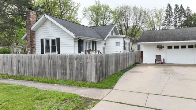 302 Elizabeth Street, Mt Pleasant, MI 48858