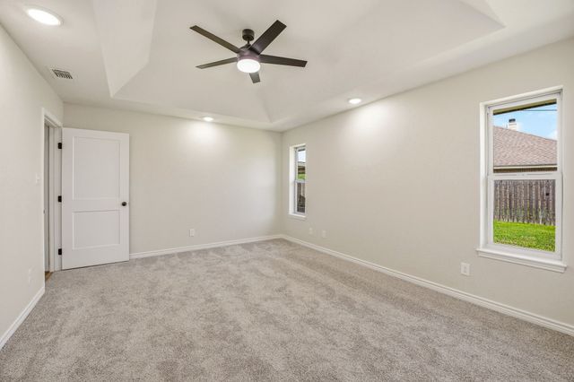 1318 Fairway Drive, Graham, TX 76450