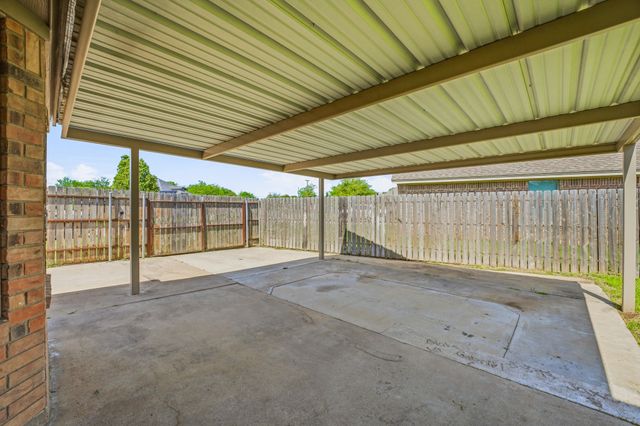 1318 Fairway Drive, Graham, TX 76450