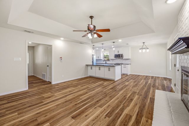 1318 Fairway Drive, Graham, TX 76450