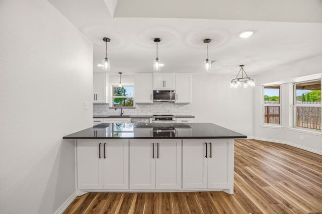 1318 Fairway Drive, Graham, TX 76450