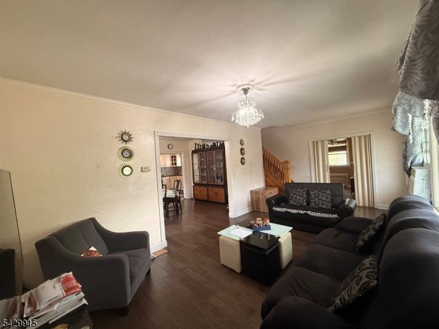 10 Berdan Ave, Fair Lawn Boro, NJ 07410