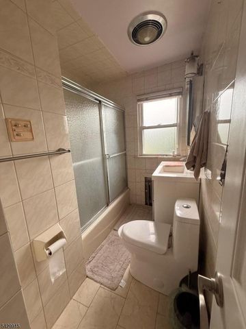 10 Berdan Ave, Fair Lawn Boro, NJ 07410