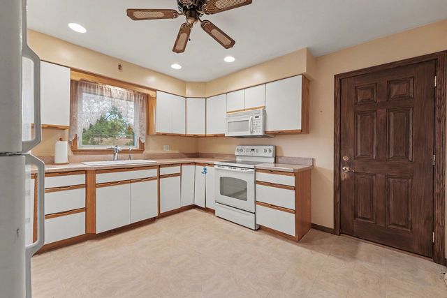 603 Orchard Lane, Beecher, IL 60401