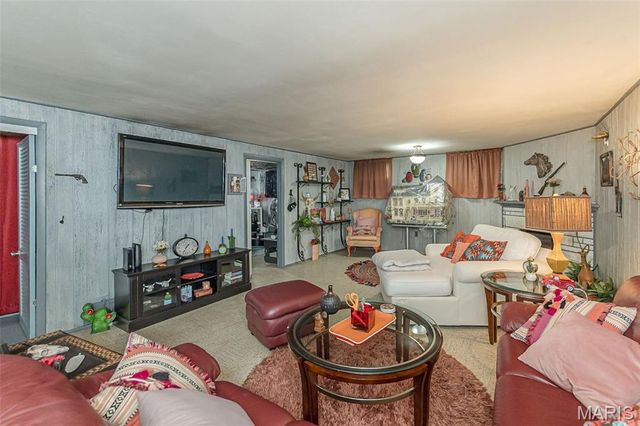 2844 Sugar Tree Lane, Maryland Heights, MO 63043