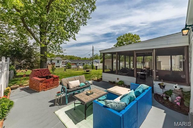 2844 Sugar Tree Lane, Maryland Heights, MO 63043