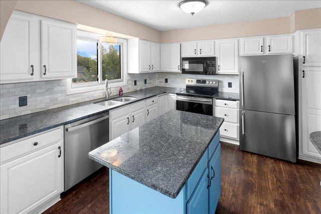14494 Upper Guthrie Court, Apple Valley, MN 55124
