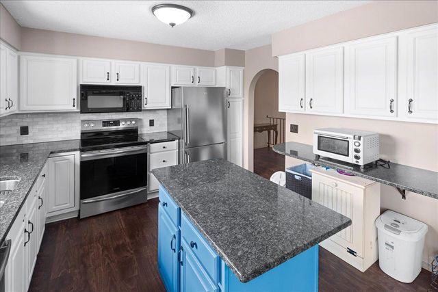 14494 Upper Guthrie Court, Apple Valley, MN 55124