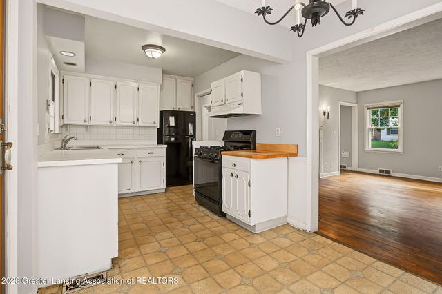 1608 Sunnyside Avenue, Lansing, MI 48910