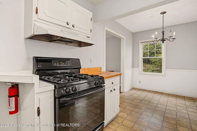 1608 Sunnyside Avenue, Lansing, MI 48910