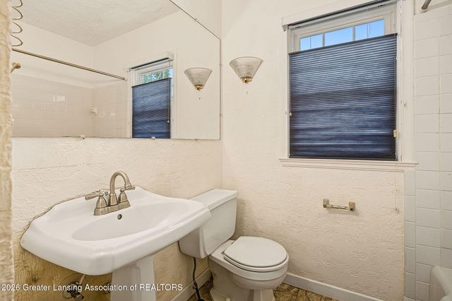 1608 Sunnyside Avenue, Lansing, MI 48910