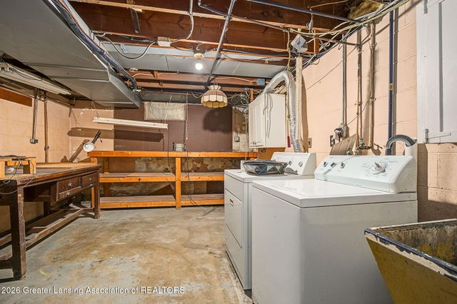 1608 Sunnyside Avenue, Lansing, MI 48910