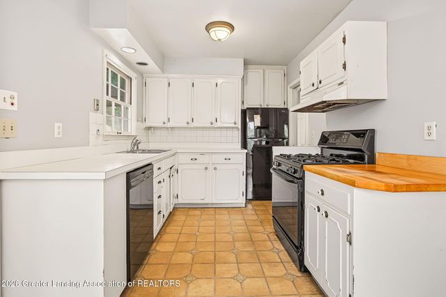 1608 Sunnyside Avenue, Lansing, MI 48910