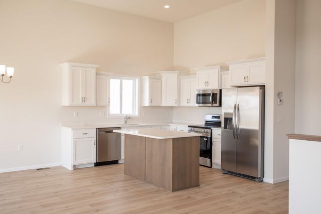 8529 61st Street S, Horace, ND 58047