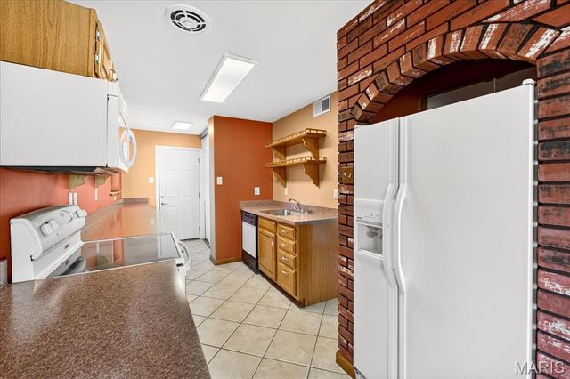 1020 Ross Avenue, St Louis, MO 63146