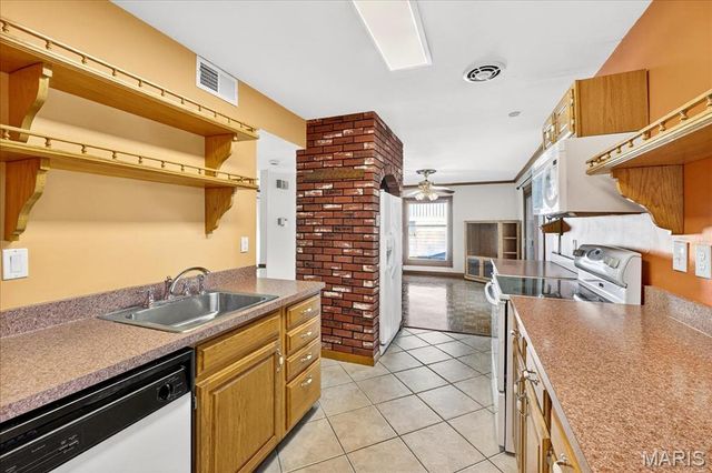 1020 Ross Avenue, St Louis, MO 63146