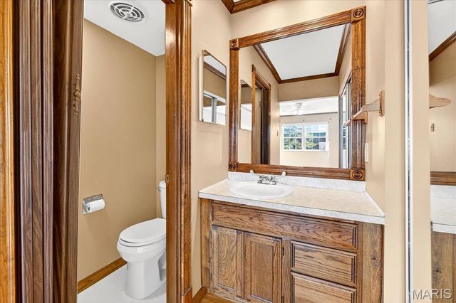 1020 Ross Avenue, St Louis, MO 63146