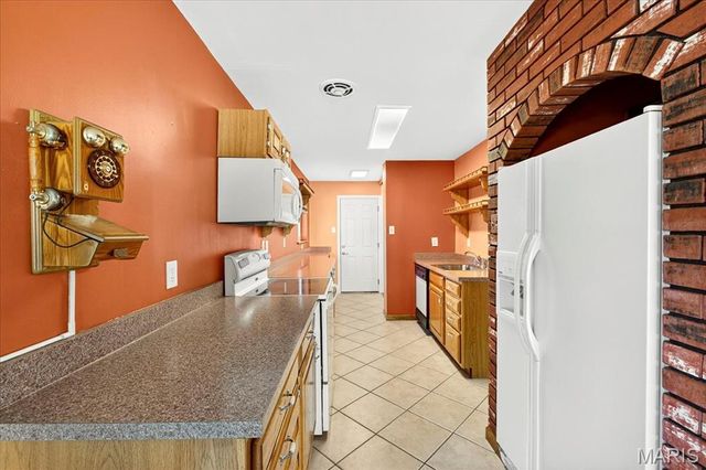 1020 Ross Avenue, St Louis, MO 63146