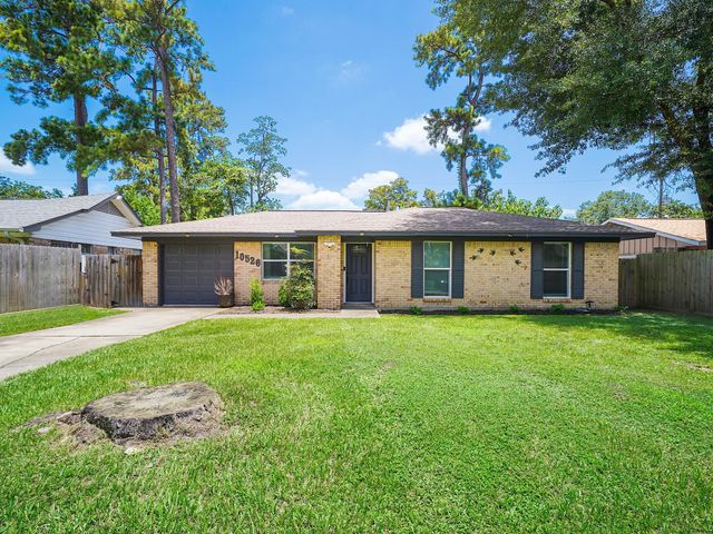 10526 Hollyglen Drive, Houston, TX 77016