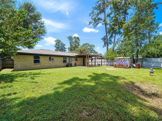 10526 Hollyglen Drive, Houston, TX 77016