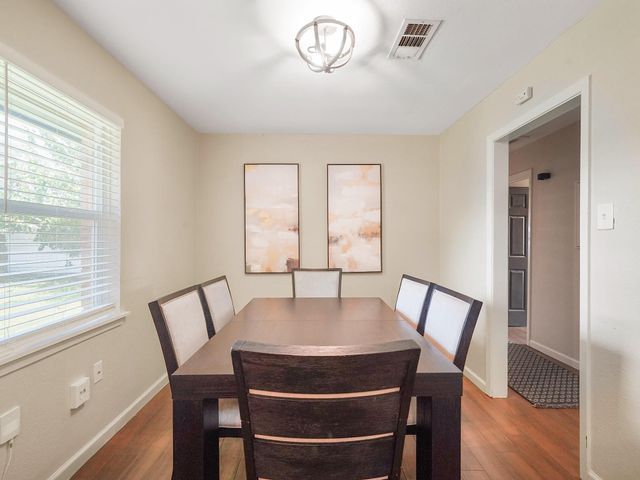 10526 Hollyglen Drive, Houston, TX 77016