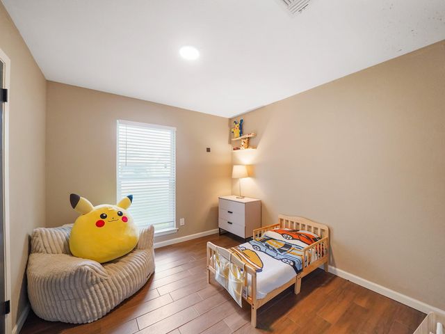 10526 Hollyglen Drive, Houston, TX 77016