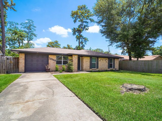 10526 Hollyglen Drive, Houston, TX 77016