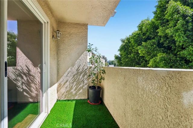 10636 Woodley 43, Granada Hills, CA 91344