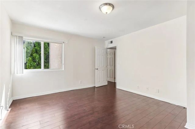 10636 Woodley 43, Granada Hills, CA 91344