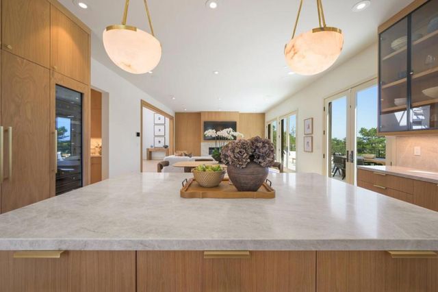 1215 La Cumbre, Hillsborough, CA 94010