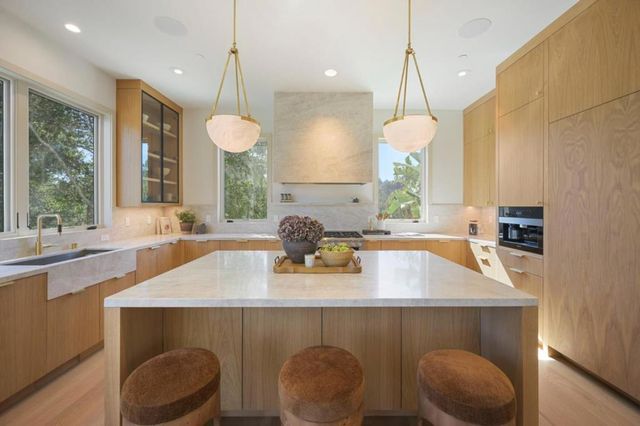 1215 La Cumbre, Hillsborough, CA 94010