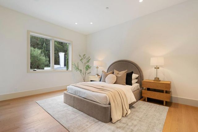 1215 La Cumbre, Hillsborough, CA 94010