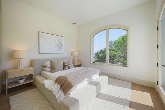 1215 La Cumbre, Hillsborough, CA 94010