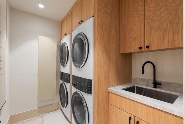 1215 La Cumbre, Hillsborough, CA 94010