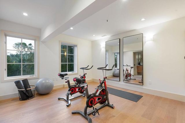 1215 La Cumbre, Hillsborough, CA 94010