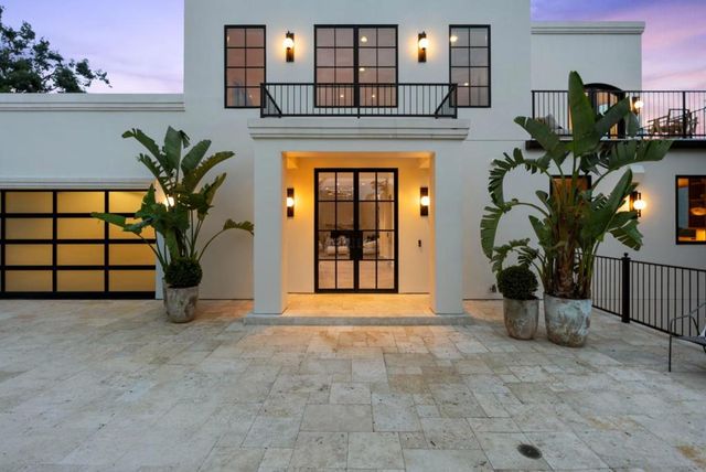 1215 La Cumbre, Hillsborough, CA 94010