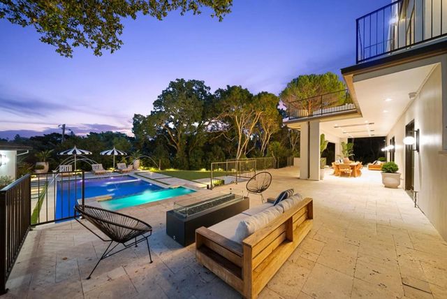 1215 La Cumbre, Hillsborough, CA 94010