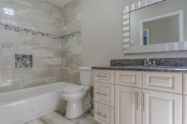 8018 W POCAHONTAS AVENUE, Tampa, FL 33615