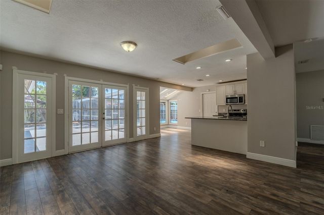 8018 W POCAHONTAS AVENUE, Tampa, FL 33615