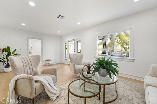 1065 Bennett, Long Beach, CA 90804