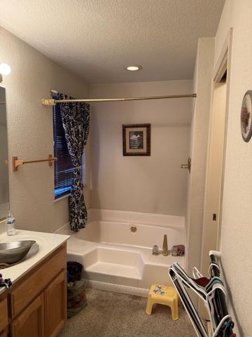 1636 Cavern Way, Modesto, CA 95358