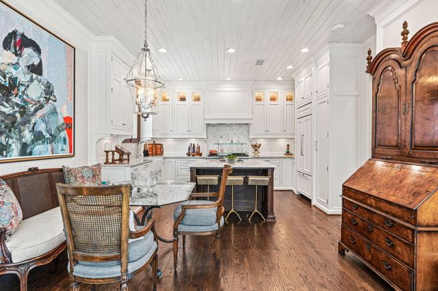 2017 Dryden Road, Houston, TX 77030