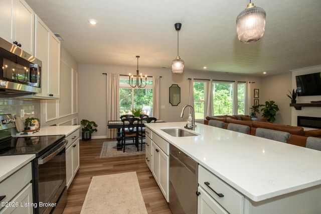 1917 Poloview Pl, Louisville, KY 40245