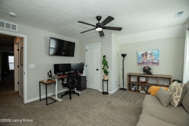 1917 Poloview Pl, Louisville, KY 40245